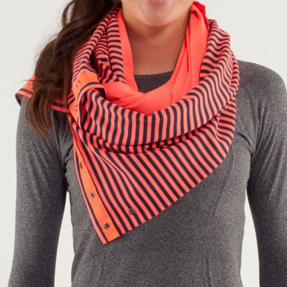 Lululemon Vinyasa Scarf Classic Stripe Light Flare Inkwell